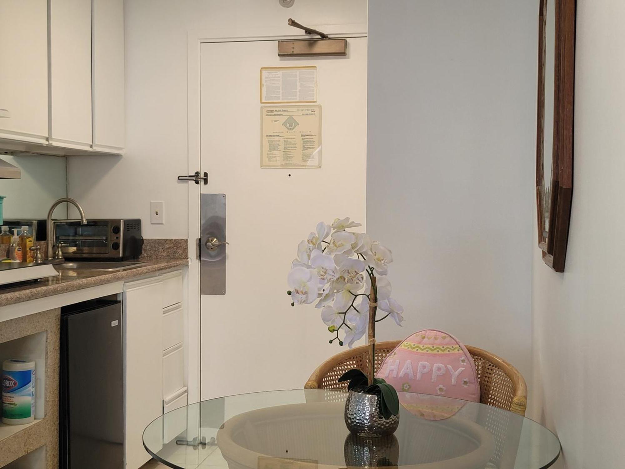 Waikiki Studio Steps To Beach-Mall Free Parking-Wifi 호놀룰루 외부 사진