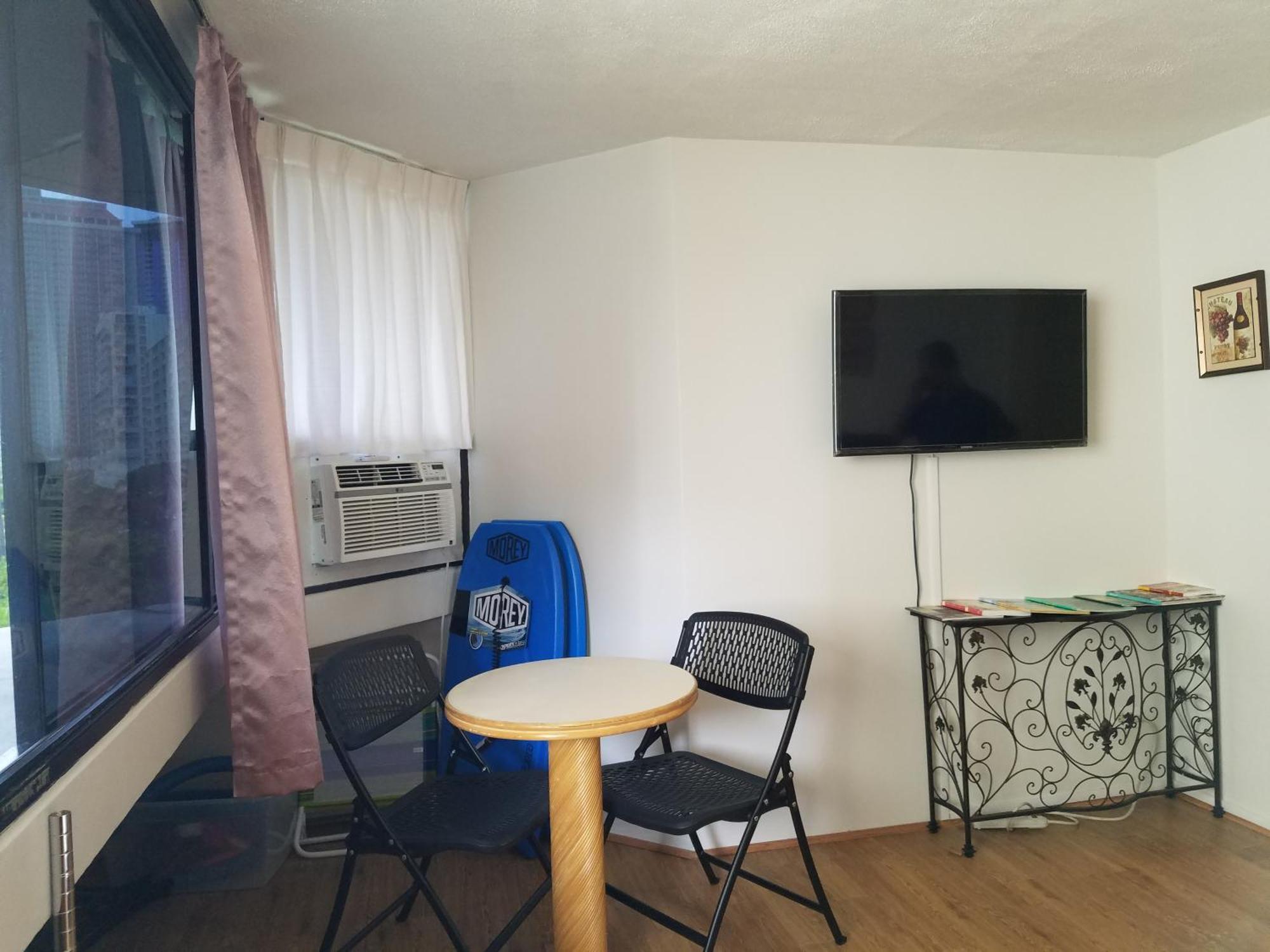 Waikiki Studio Steps To Beach-Mall Free Parking-Wifi 호놀룰루 객실 사진